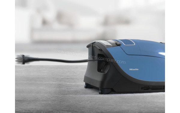 MIELE Complete C3 Bleu Allergy PowerLine SGFF5 - Mise en situation