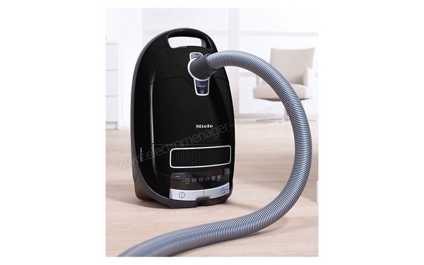 MIELE Complete C3 Pure Black EcoLine - Vue 3/4 gauche