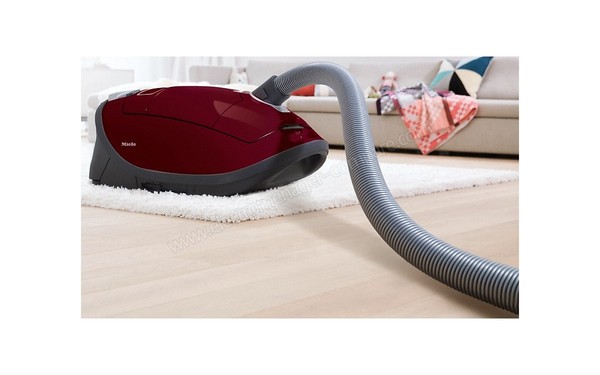 MIELE Complete C3 Pure Red Ecoline - Vue du flexible