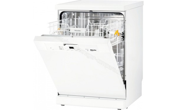 MIELE G 4202 - Vue 3/4 droite porte ouverte (cr&eacute;dit : Boulanger)