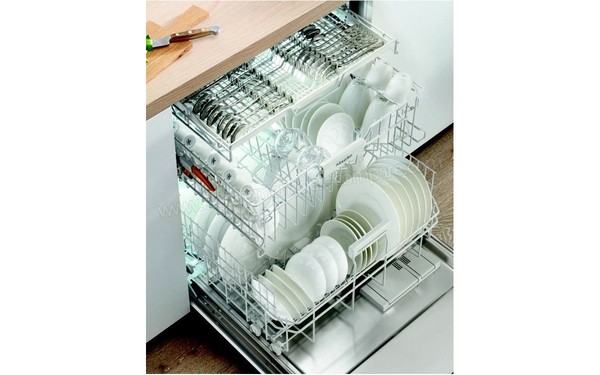 MIELE G 4920 SCU - Vue de l'int&eacute;rieur (cr&eacute;dit : Boulanger)