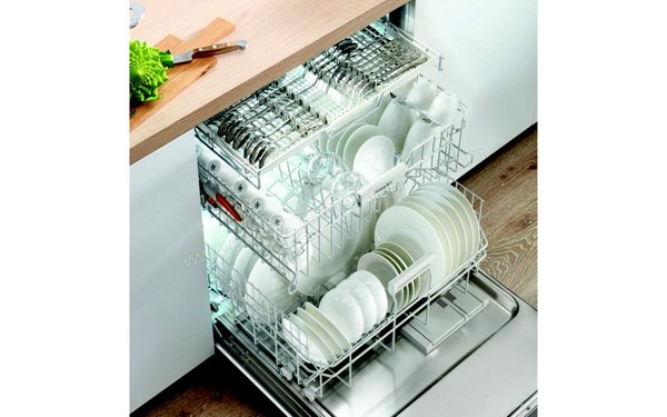 MIELE G 4920 SC - Vue de l'int&eacute;rieur (cr&eacute;dit : Boulanger)