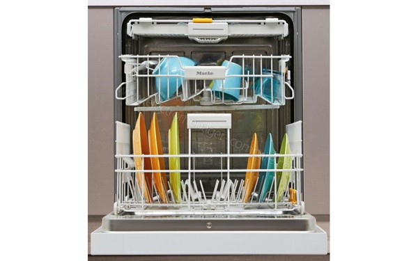 MIELE G 4942 SCi BB - Vue de l'int&eacute;rieur (cr&eacute;dit : Boulanger)