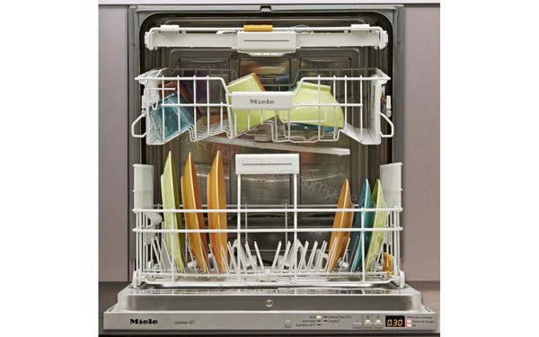 MIELE G 4992 SCVi - Vue de l'int&eacute;rieur (cr&eacute;dit : Boulanger)