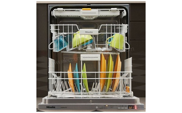 MIELE G 4997 SCVi XXL - Vue de l'int&eacute;rieur (cr&eacute;dit : Boulanger)