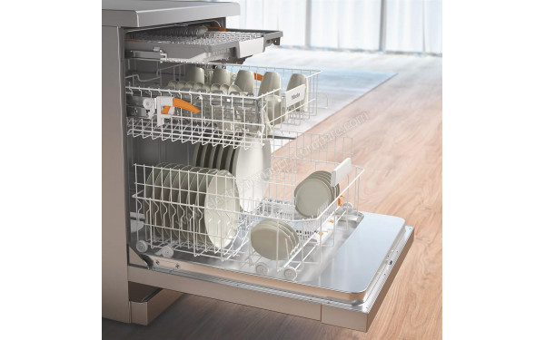 MIELE G 5812 SC Front Inox - Vue du panier inf&eacute;rieur, sup&eacute;rieur et tiroir sup&eacute;rieur