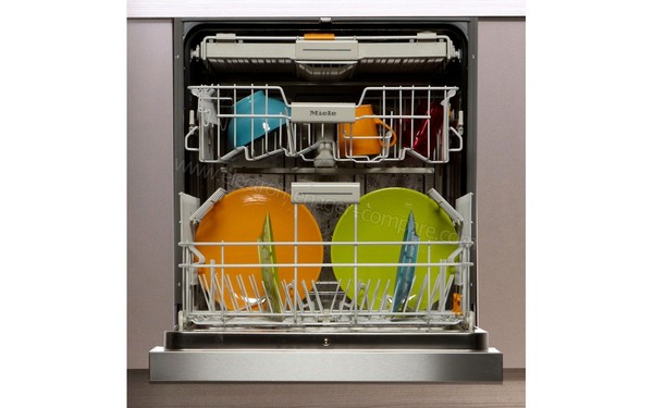 MIELE G 6100 SCI Inox - Vue de l'int&eacute;rieur (cr&eacute;dit : Boulanger)