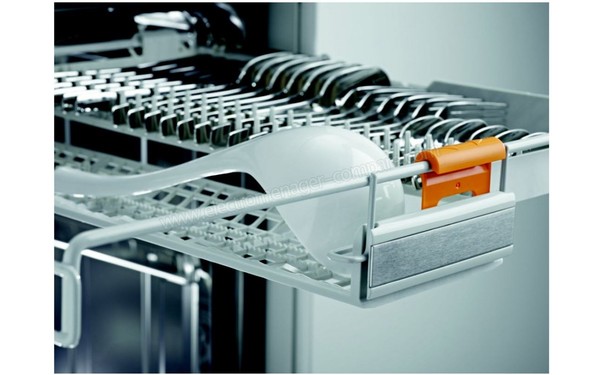 MIELE G 6470 SCVi - Vue du tiroir sup&eacute;rieur (cr&eacute;dit : Boulanger)