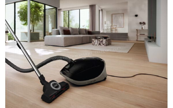 MIELE Guard M1 Cat & Dog Noir SVZF0 - Mise en situation