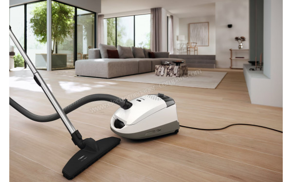 MIELE Guard S1 Parquet XL Blanc STRF0 - Mise en situation