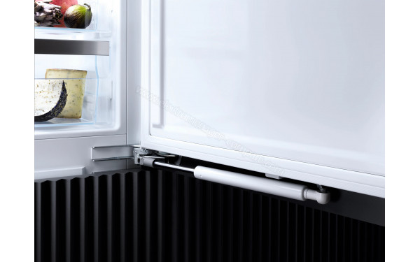 MIELE K 7793 C - Charni&egrave;re de la porte