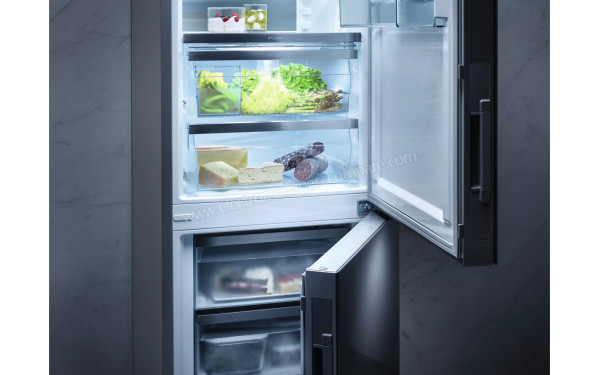 MIELE KFN 4898 AD BS - Zoom sur les poign&eacute;es int&eacute;gr&eacute;es