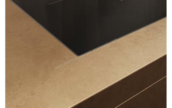 MIELE KM 8483 FX - Zoom sur les bordures
