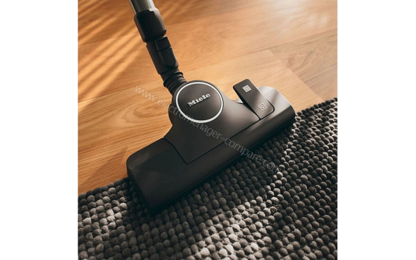 MIELE Boost CX1 125 Edition Noir SNRF3 - Mise en situation