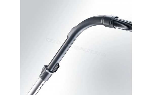 MIELE Compact C2 Rouge Cat&Dog PowerLine SDBF5 - Mise en situation