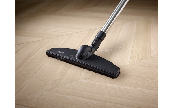MIELE Complete C3 Bleu Comfort XL PowerLine SGMF5 - Mise en situation