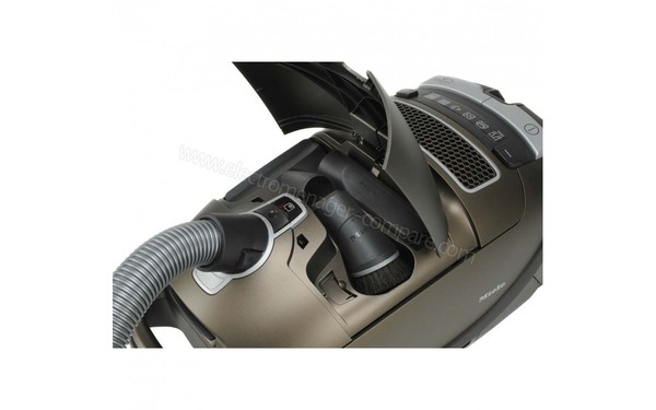 MIELE Select Parquet XL - Accessoires int&eacute;gr&eacute;s (cr&eacute;dit : Darty)