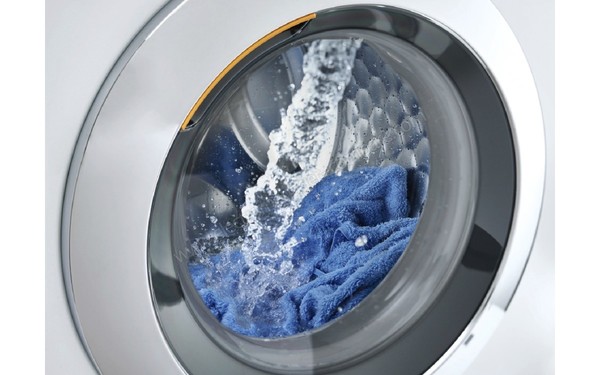 MIELE WKK 210 WPS - Hublot (cr&eacute;dit : Darty)