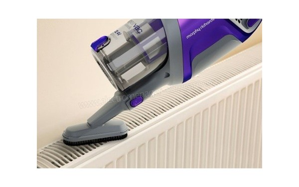 MORPHY RICHARDS Supervac - Vue 3/4 droite avec brosse (cr&eacute;dit : Darty)