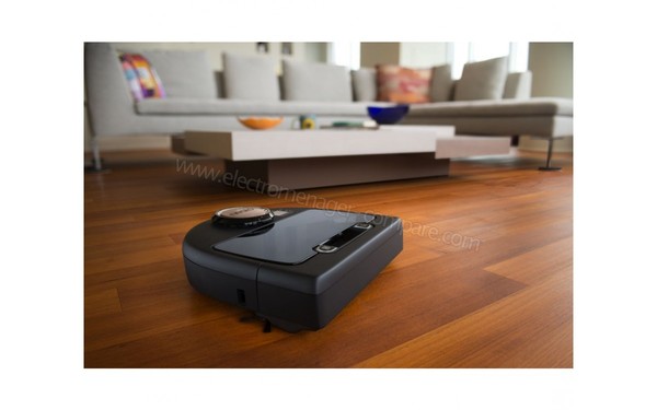 NEATO Botvac Connected - Vue 3/4 gauche (cr&eacute;dit : Boulanger)