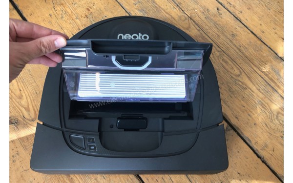 NEATO Botvac D402 Connected - Capot ouvert