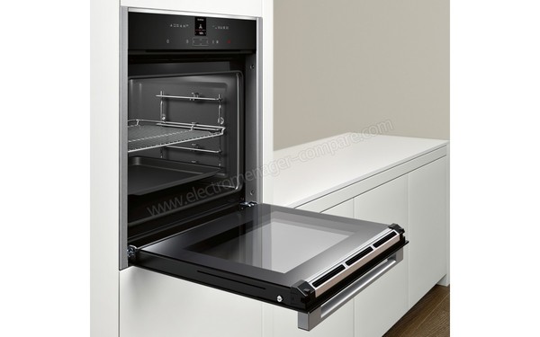 NEFF B17CR32N1 - Vue 3/4 gauche porte ouverte