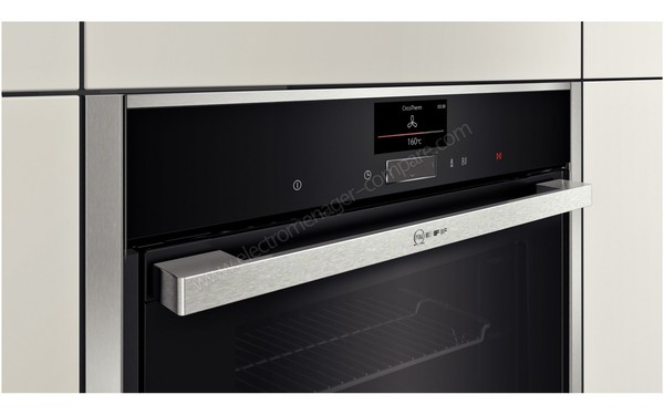 NEFF B27CS24N1 - Vue 3/4 gauche, bandeau de commandes et poign&eacute;e