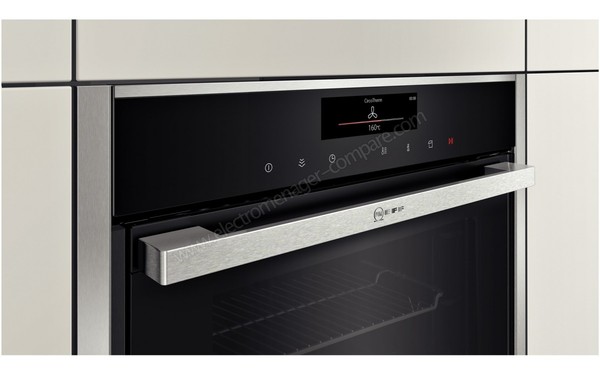 NEFF B48FT78N0 - Vue 3/4 gauche, poign&eacute;e et bandeau de commandes