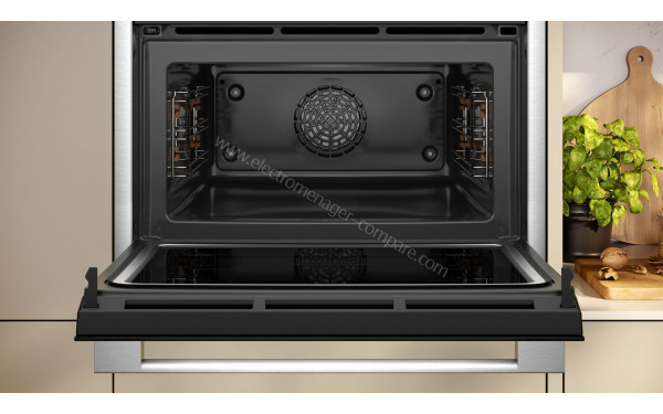 NEFF C24MR21N0 - Vue de l'int&eacute;rieur