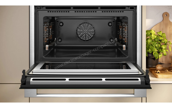 NEFF C24MT7MN0 - Vue de l'int&eacute;rieur