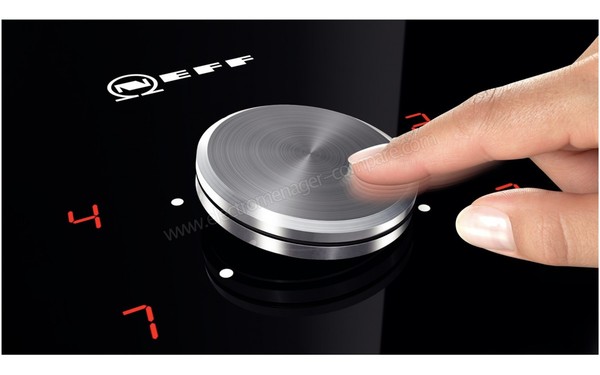 NEFF T14T42N2 - Panneau de commandes