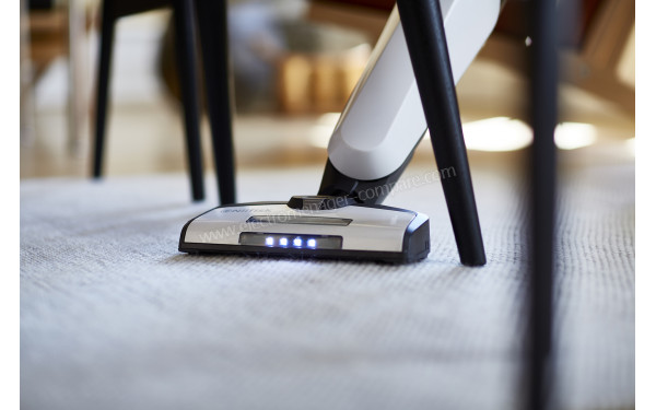 NILFISK Easy 20 V Max Bleu - Mise en situation