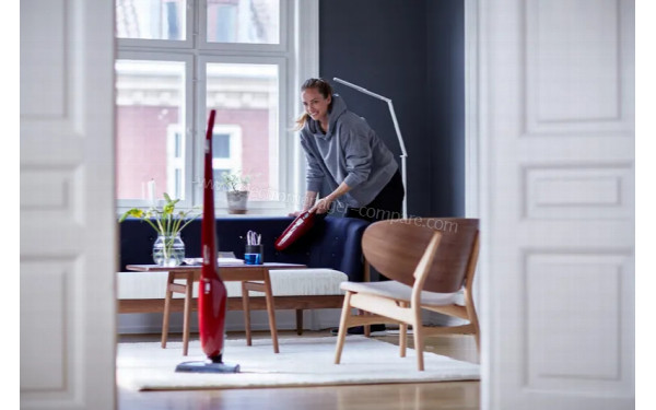 NILFISK Easy 36 V Max Rouge - Mise en situation