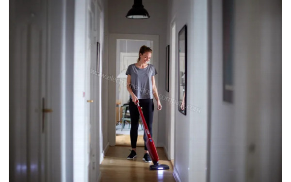 NILFISK Easy 36 V Max Rouge - Mise en situation