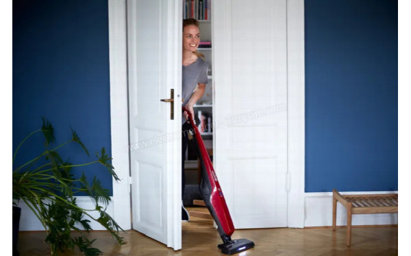 NILFISK Easy 36 V Max Rouge - Mise en situation