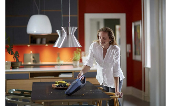 NILFISK Quick 28 V Max Bleu - Mise en situation