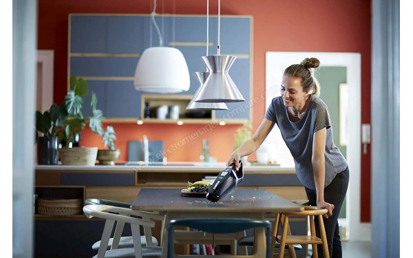 NILFISK Quick 36 V Max noir - Mise en situation