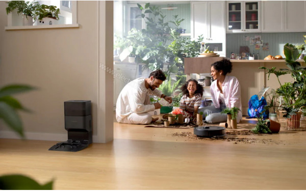 ROBOROCK Q5 Max+ Noir - Mise en situation