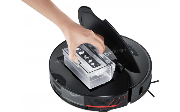 ROBOROCK S7 MaxV Noir - Vue du retrait du bac (cr&eacute;dit : Boulanger)