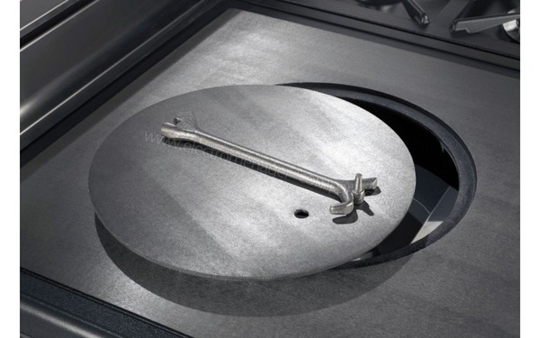 ROSIERES RCP 12 PN - Plaque coup de feu (cr&eacute;dit : Boulanger)