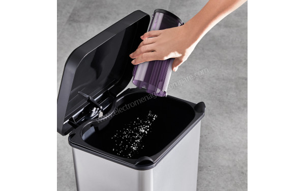 ROWENTA RH2039WO - Vidage du r&eacute;servoir (cr&eacute;dit : Boulanger)