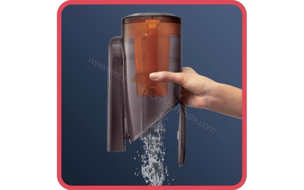 ROWENTA RH8773WU - Vidage bac (cr&eacute;dit : Boulanger)