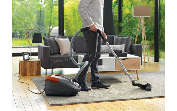 ROWENTA RO3149EA - Mise en situation (cr&eacute;dit : Boulanger)