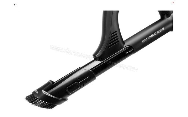 ROWENTA RO6799.EA - Petite brosse (cr&eacute;dit : Darty)
