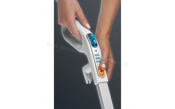 ROWENTA RY7577WH - Vue des commandes (cr&eacute;dit : Boulanger)