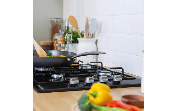 RUSSELL HOBBS RH60GH401B - Mise en situation