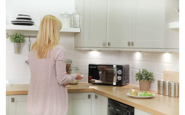 RUSSELL HOBBS RHMM701B - Mise en situation