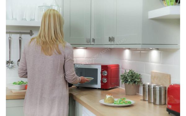 RUSSELL HOBBS RHMM701R - Mise en situation