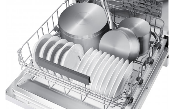 SAMSUNG DW60A6092FW - Vue du panier inf&eacute;rieur