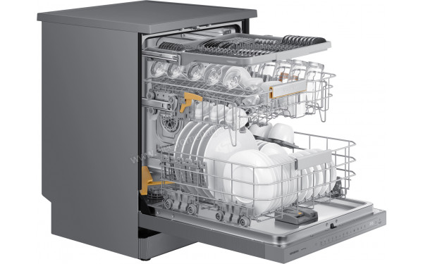 SAMSUNG DW60BG830FSL - Vue du panier inf&eacute;rieur, sup&eacute;rieur et tiroir sup&eacute;rieur